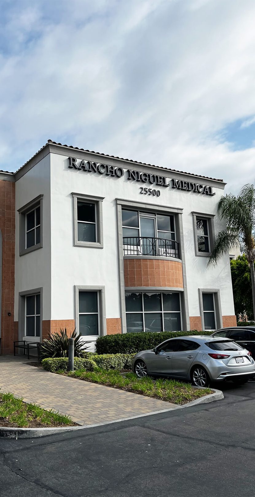 dr-adam-geach-dental-practioner-specialized-in-prosthodontics-all-pages-contact-module-laguna-niguel-office-1 dr-adam-geach-dental-practioner-specialized-in-prosthodontics-all-pages-contact-module-laguna-niguel-office-1