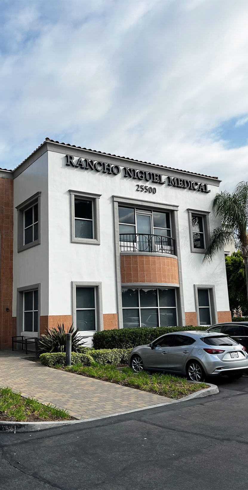 dr-adam-geach-dental-practioner-specialized-in-prosthodontics-all-pages-contact-module-laguna-niguel-office-1